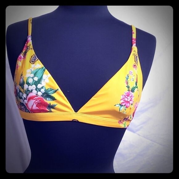 5/$25 Floral bikini top size 34" - Picture 1 of 5